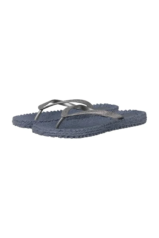 Cheerful Toe Post Flip Flops In Gray