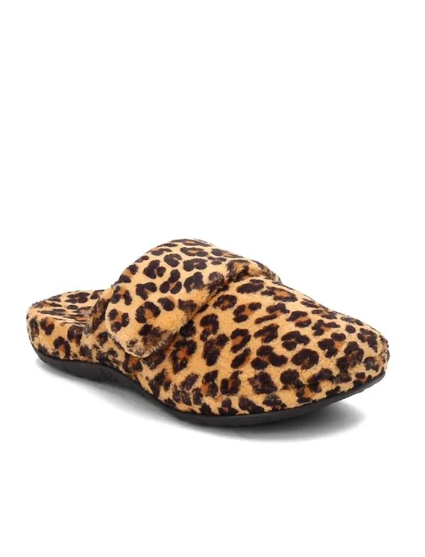 Mandy Closed Toe Slipper In Leopard